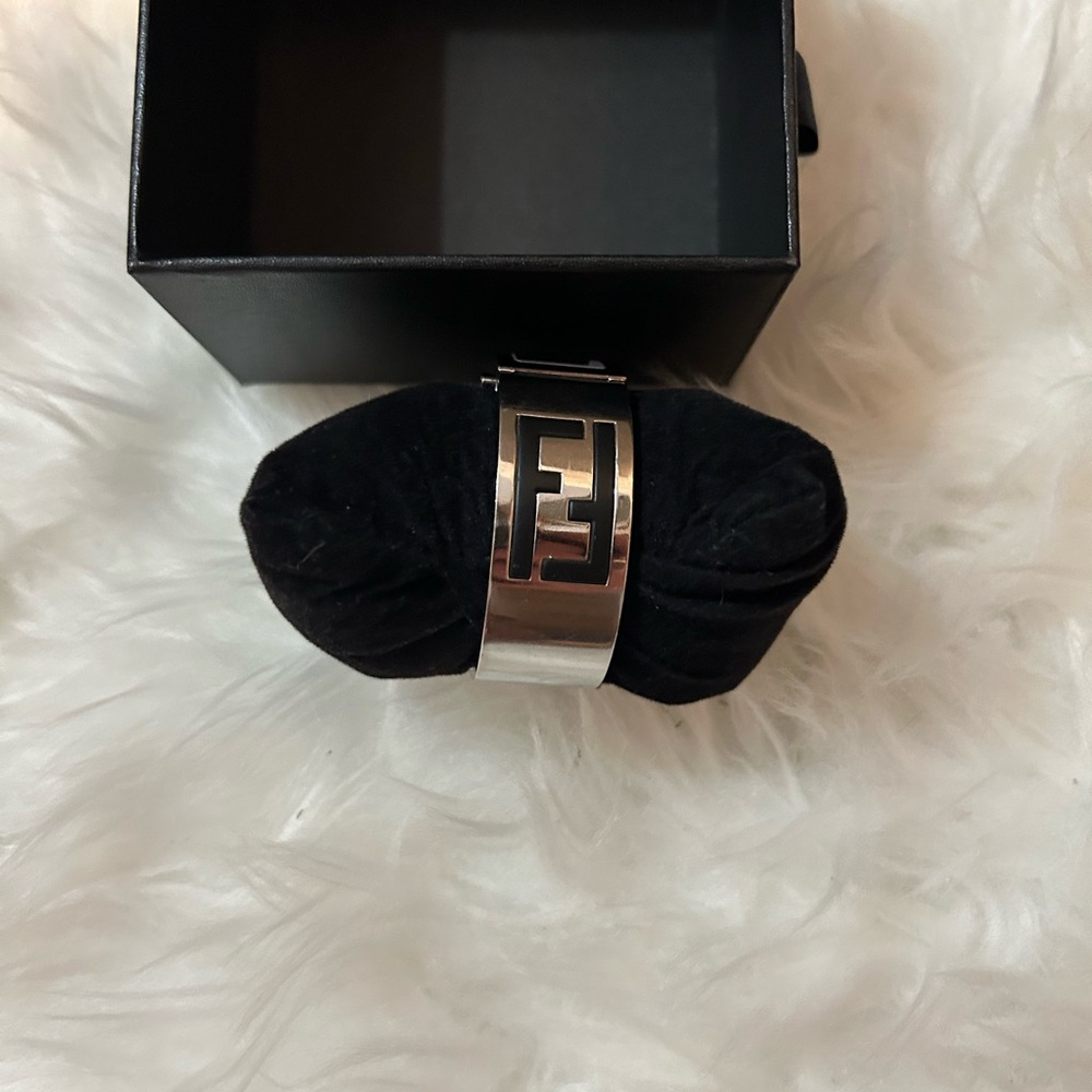 Fendi Black and Silver Women's Watch - Picture 4 of 9